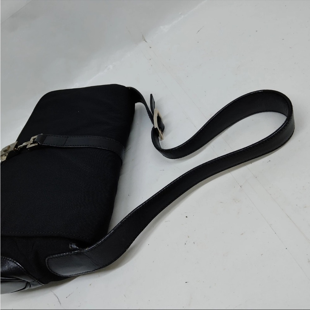 Gucci Jackie Black Shoulder Bag with Piston Lock EUC - Picture 5 of 17